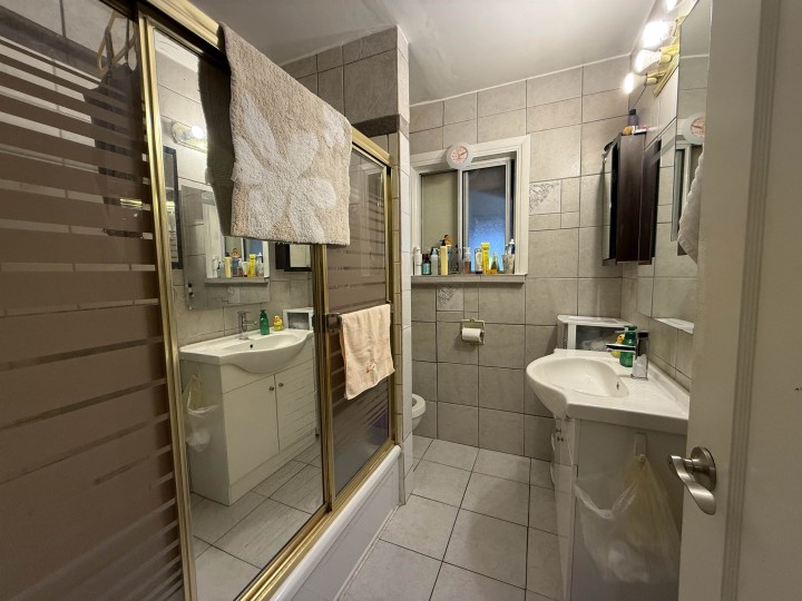 Photo 13 at 5828 Kerr Street, Killarney VE, Vancouver East