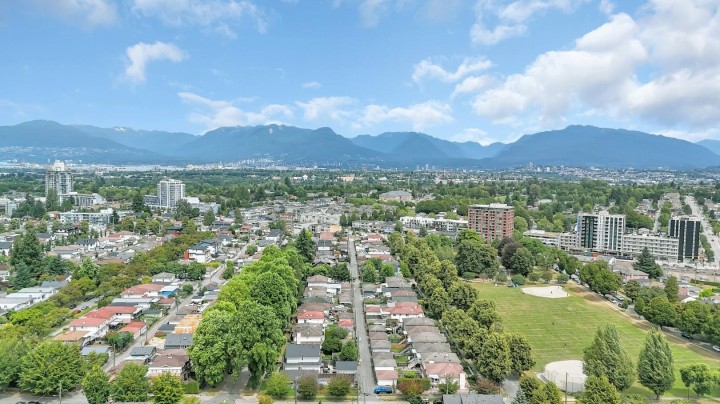 Photo 13 at 5338 Chambers Street, Collingwood VE, Vancouver East