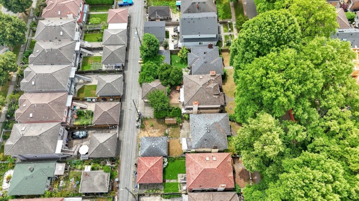 Photo 9 at 5338 Chambers Street, Collingwood VE, Vancouver East