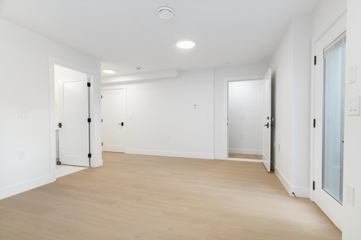 Photo 32 at 1 - 4257 Beatrice Street, Victoria VE, Vancouver East