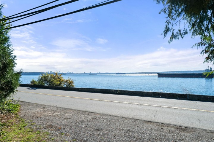 Photo 12 at 3721 Sunset Lane, West Bay, West Vancouver