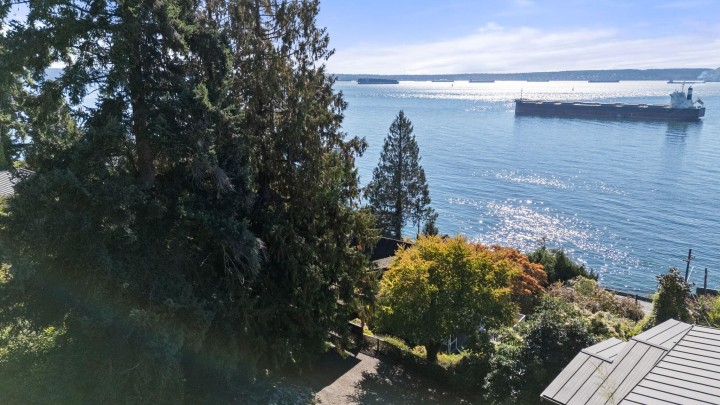 Photo 22 at 3721 Sunset Lane, West Bay, West Vancouver