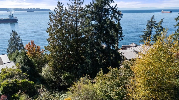 Photo 36 at 3721 Sunset Lane, West Bay, West Vancouver