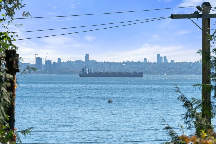 Photo 14 at 3721 Sunset Lane, West Bay, West Vancouver