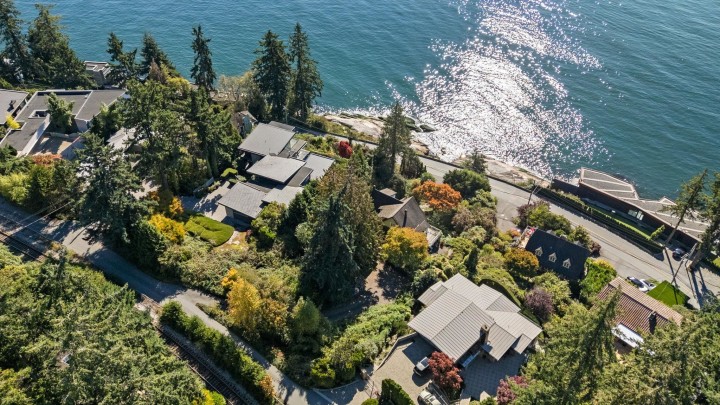 Photo 19 at 3721 Sunset Lane, West Bay, West Vancouver