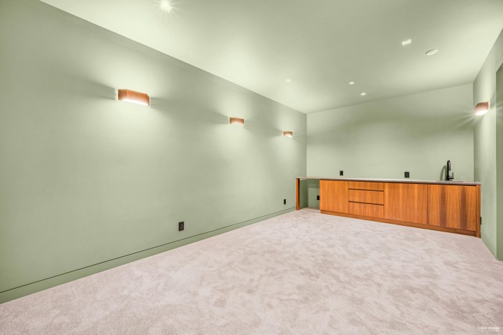 Photo 30 at 535 Craigmohr Drive, Glenmore, West Vancouver