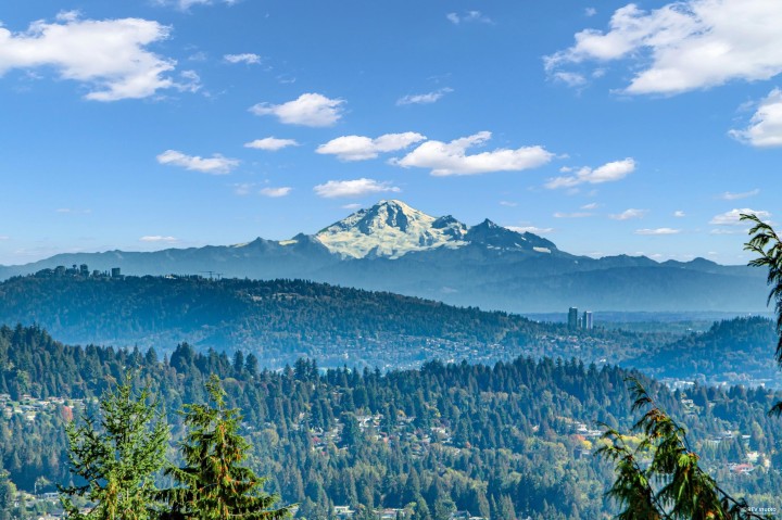 Photo 10 at 535 Craigmohr Drive, Glenmore, West Vancouver