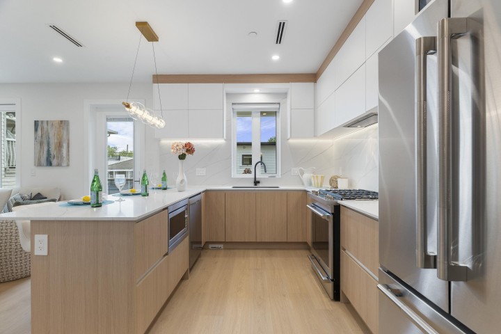 Photo 16 at 2 - 4257 Beatrice Street, Victoria VE, Vancouver East