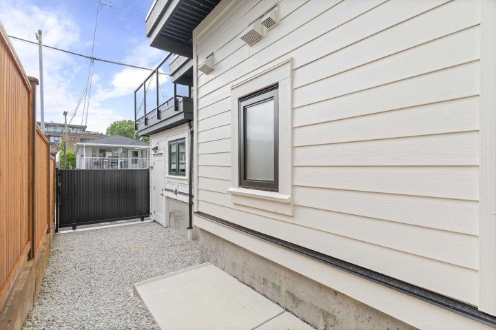 Photo 38 at 2 - 4257 Beatrice Street, Victoria VE, Vancouver East