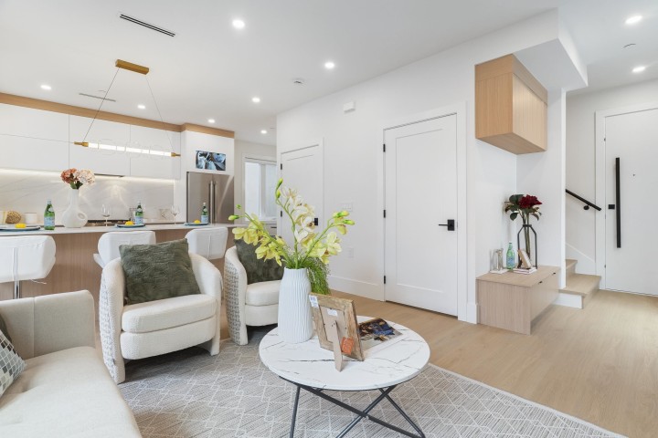 Photo 10 at 2 - 4257 Beatrice Street, Victoria VE, Vancouver East