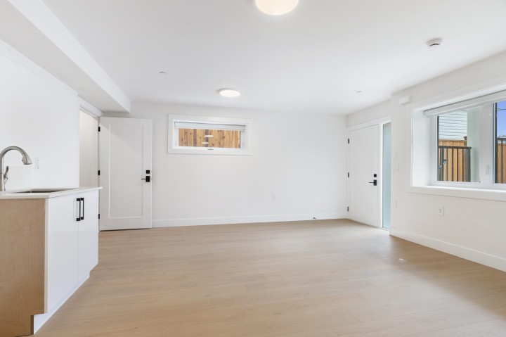 Photo 33 at 2 - 4257 Beatrice Street, Victoria VE, Vancouver East