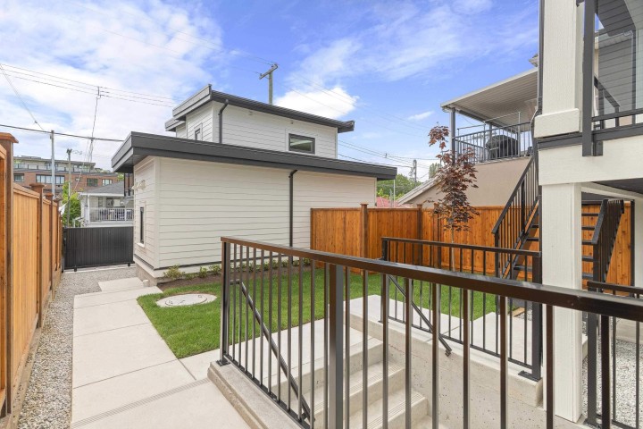 Photo 35 at 2 - 4257 Beatrice Street, Victoria VE, Vancouver East