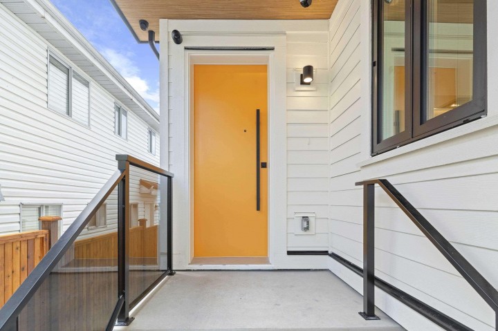 Photo 4 at 2 - 4257 Beatrice Street, Victoria VE, Vancouver East