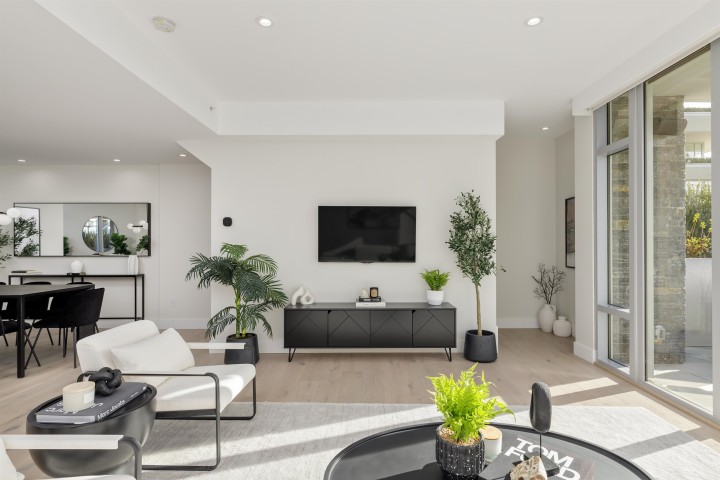 Photo 3 at 790 Arthur Erickson Place, Park Royal, West Vancouver