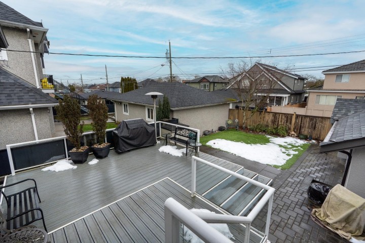 Photo 21 at 5516 Clarendon Street, Collingwood VE, Vancouver East
