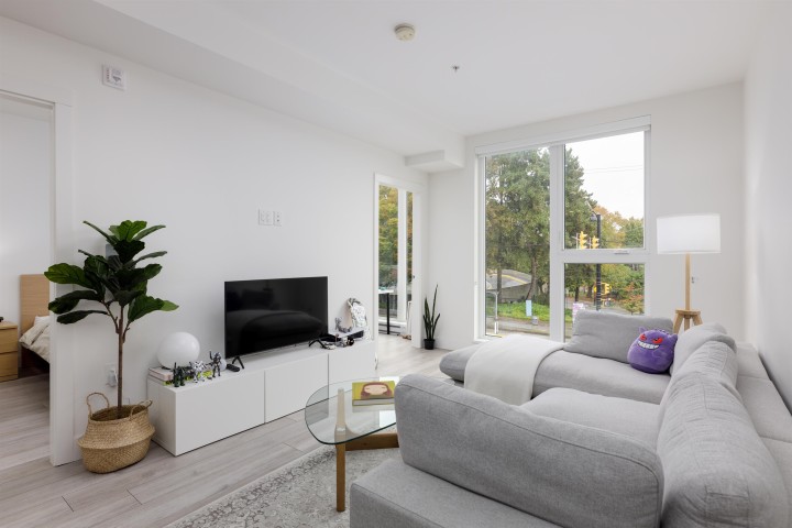 Photo 2 at 204 - 979 E 19th Avenue, Fraser VE, Vancouver East