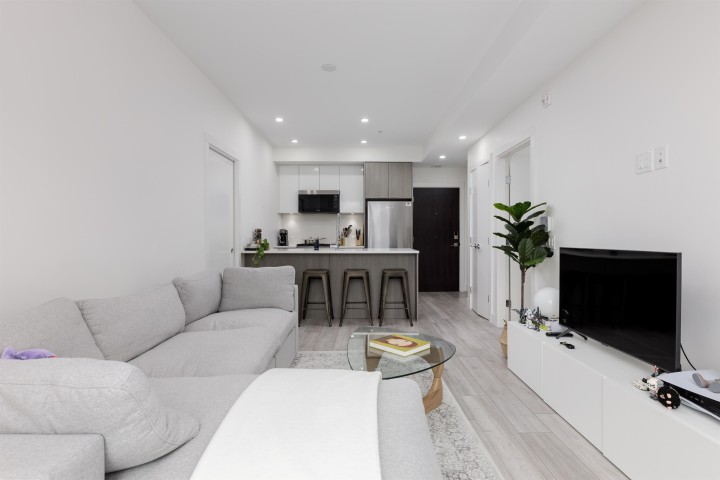 Photo 3 at 204 - 979 E 19th Avenue, Fraser VE, Vancouver East