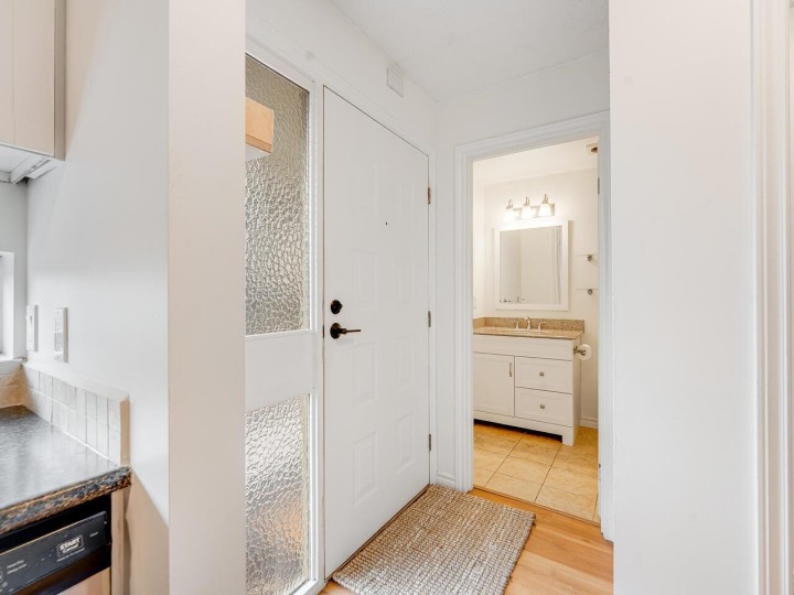 Photo 2 at 216 - 140 E 4th Street, Lower Lonsdale, North Vancouver