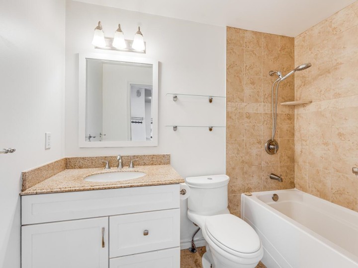 Photo 13 at 216 - 140 E 4th Street, Lower Lonsdale, North Vancouver