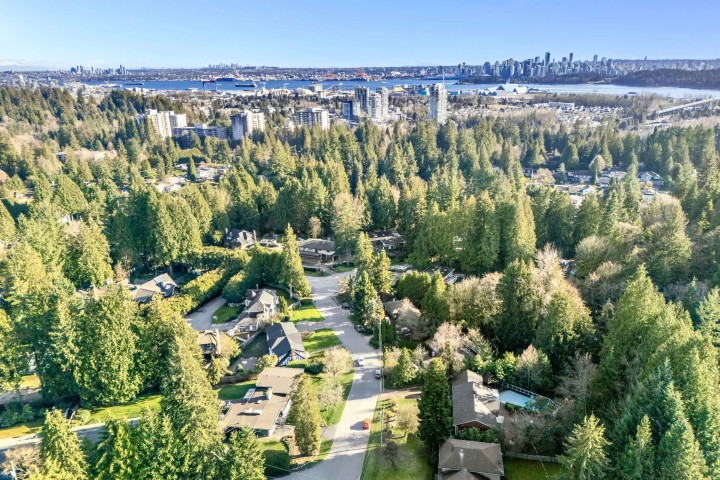 Photo 28 at 429 Newlands Road, Cedardale, West Vancouver