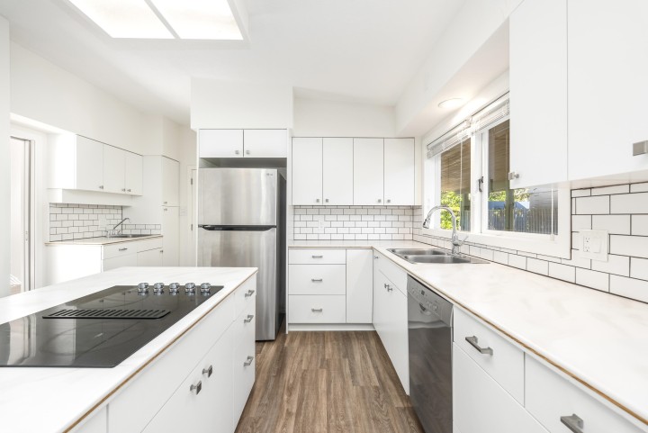 Photo 9 at 429 Newlands Road, Cedardale, West Vancouver