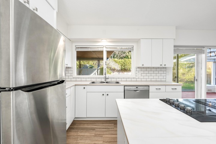 Photo 10 at 429 Newlands Road, Cedardale, West Vancouver