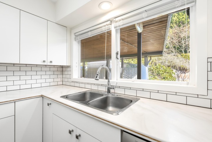 Photo 11 at 429 Newlands Road, Cedardale, West Vancouver