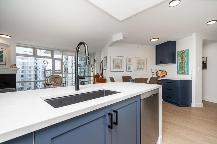 Photo 11 at 906 - 189 Davie Street, Yaletown, Vancouver West