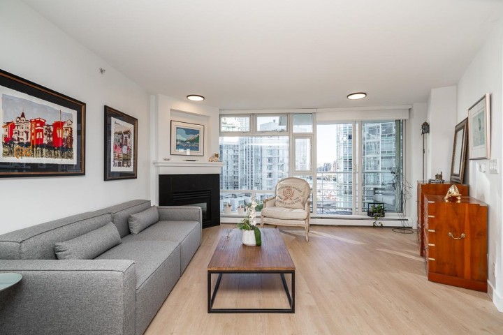Photo 4 at 906 - 189 Davie Street, Yaletown, Vancouver West