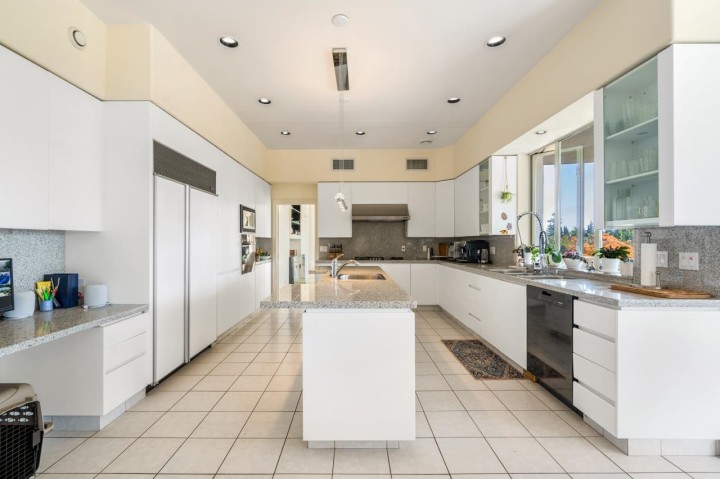 Photo 12 at 620 Knockmaroon Road, British Properties, West Vancouver