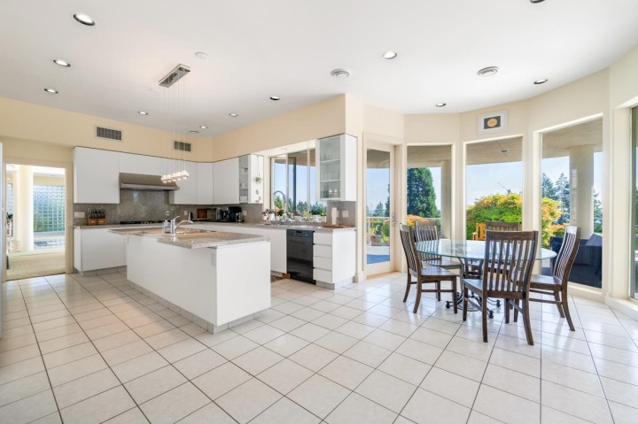 Photo 11 at 620 Knockmaroon Road, British Properties, West Vancouver