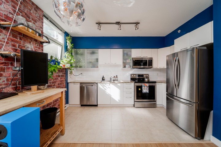 Photo 2 at 420 - 4028 Knight Street, Knight, Vancouver East