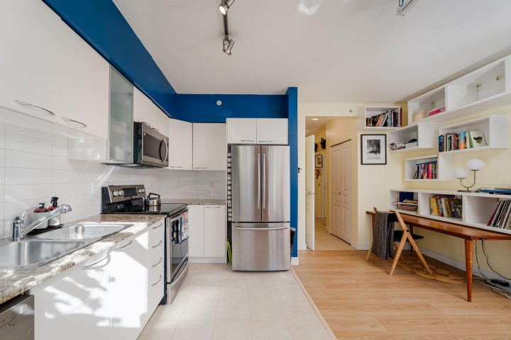 Photo 3 at 420 - 4028 Knight Street, Knight, Vancouver East