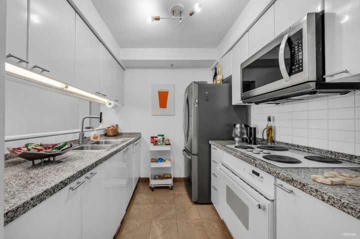 Photo 3 at 1704 - 1288 Alberni Street, West End VW, Vancouver West