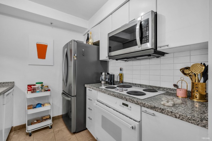 Photo 4 at 1704 - 1288 Alberni Street, West End VW, Vancouver West