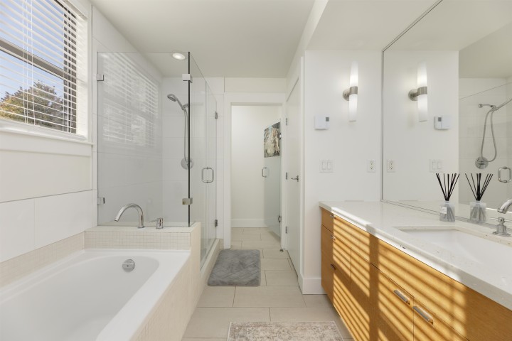 Photo 14 at 828 W 6th Avenue, Fairview VW, Vancouver West