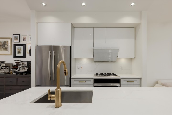 Photo 8 at 828 W 6th Avenue, Fairview VW, Vancouver West