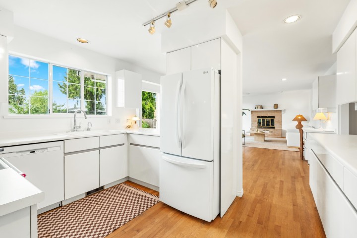 Photo 8 at 2372 Kings Avenue, Dundarave, West Vancouver