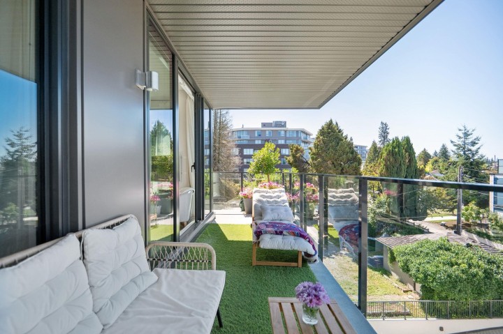 Photo 2 at 510 - 4427 Cambie Street, Cambie, Vancouver West