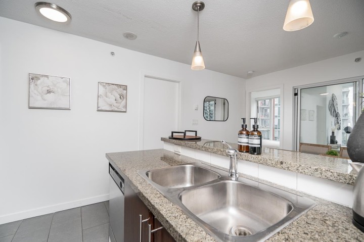 Photo 10 at 2303 - 58 Keefer Place, Downtown VW, Vancouver West