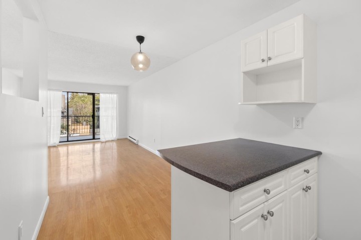 Photo 12 at 215 - 808 8th Avenue, Mount Pleasant VE, Vancouver East