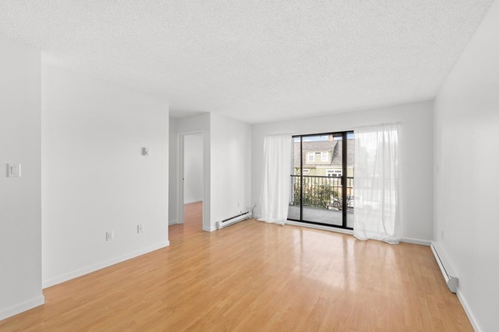 Photo 5 at 215 - 808 8th Avenue, Mount Pleasant VE, Vancouver East