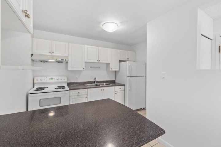 Photo 9 at 215 - 808 8th Avenue, Mount Pleasant VE, Vancouver East