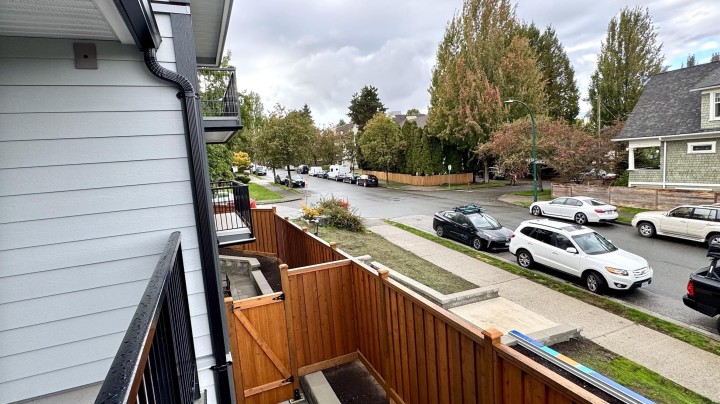 Photo 18 at 215 - 808 8th Avenue, Mount Pleasant VE, Vancouver East