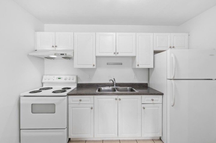 Photo 11 at 215 - 808 8th Avenue, Mount Pleasant VE, Vancouver East