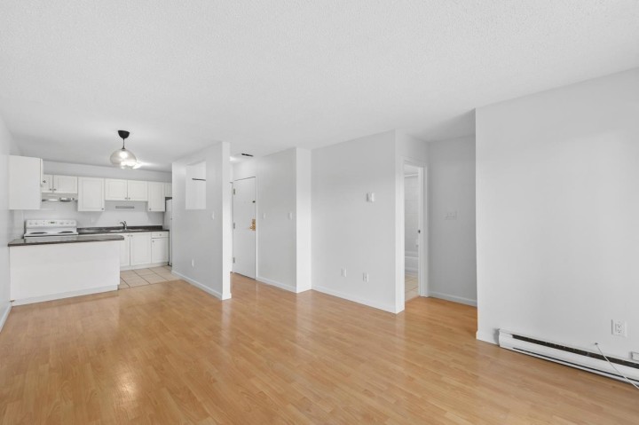 Photo 8 at 215 - 808 8th Avenue, Mount Pleasant VE, Vancouver East