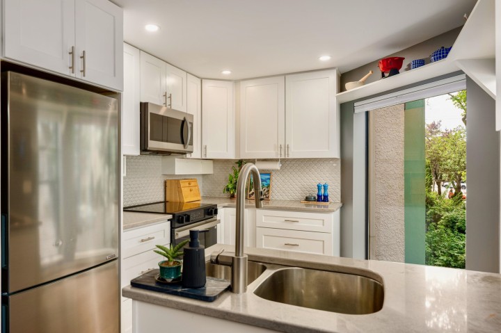 Photo 9 at 101 - 936 Bute Street, West End VW, Vancouver West