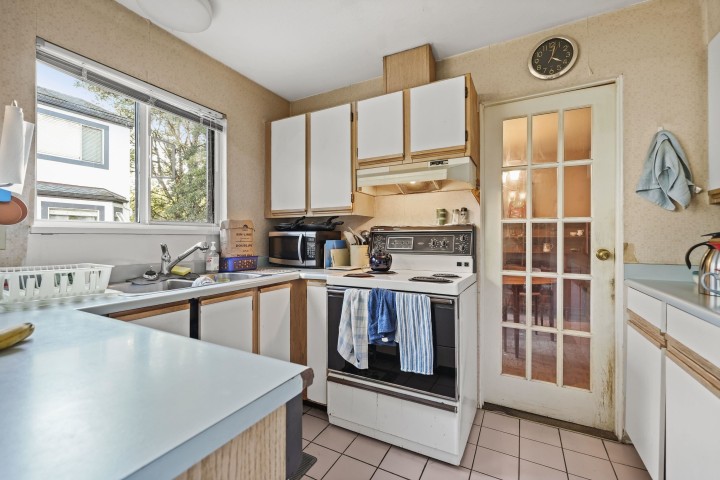 Photo 12 at 1621 Fell Avenue, Mosquito Creek, North Vancouver