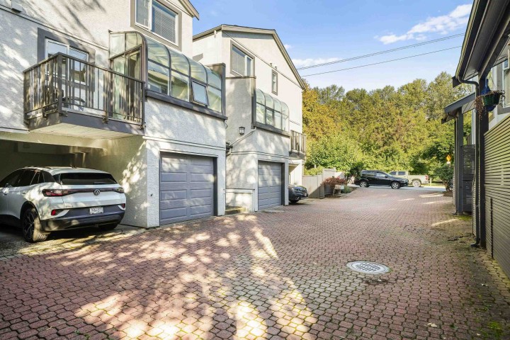 Photo 3 at 1621 Fell Avenue, Mosquito Creek, North Vancouver