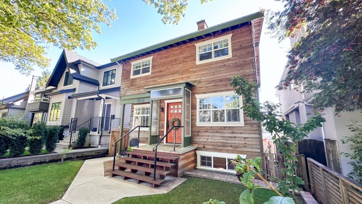 Photo 2 at 4084 W 32nd Avenue, Dunbar, Vancouver West